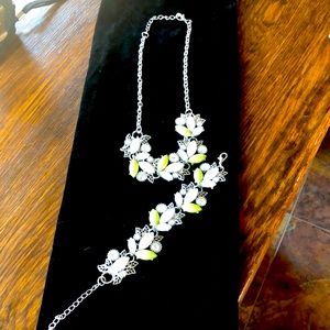 Flower Design Necklace with Matching Bracelet